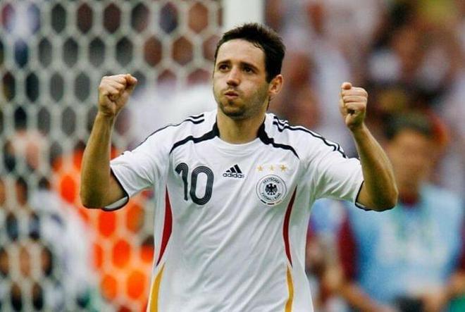 的脚步临近 的脚步临近