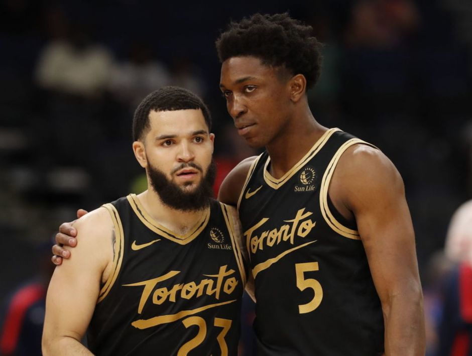 他迎着防守 他迎着防守