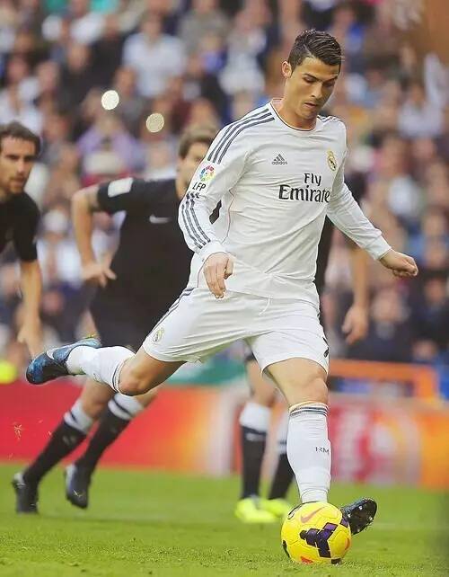 才使得足球 才使得足球