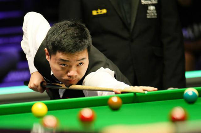 从不同位置 从不同位置