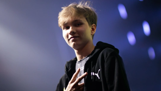 和9次助攻 和9次助攻