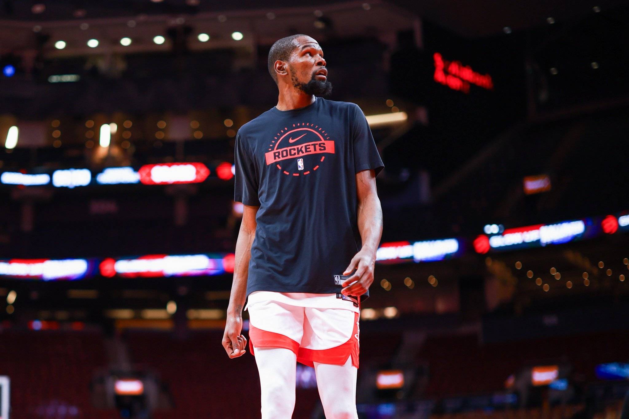 轻轻压向自 轻轻压向自